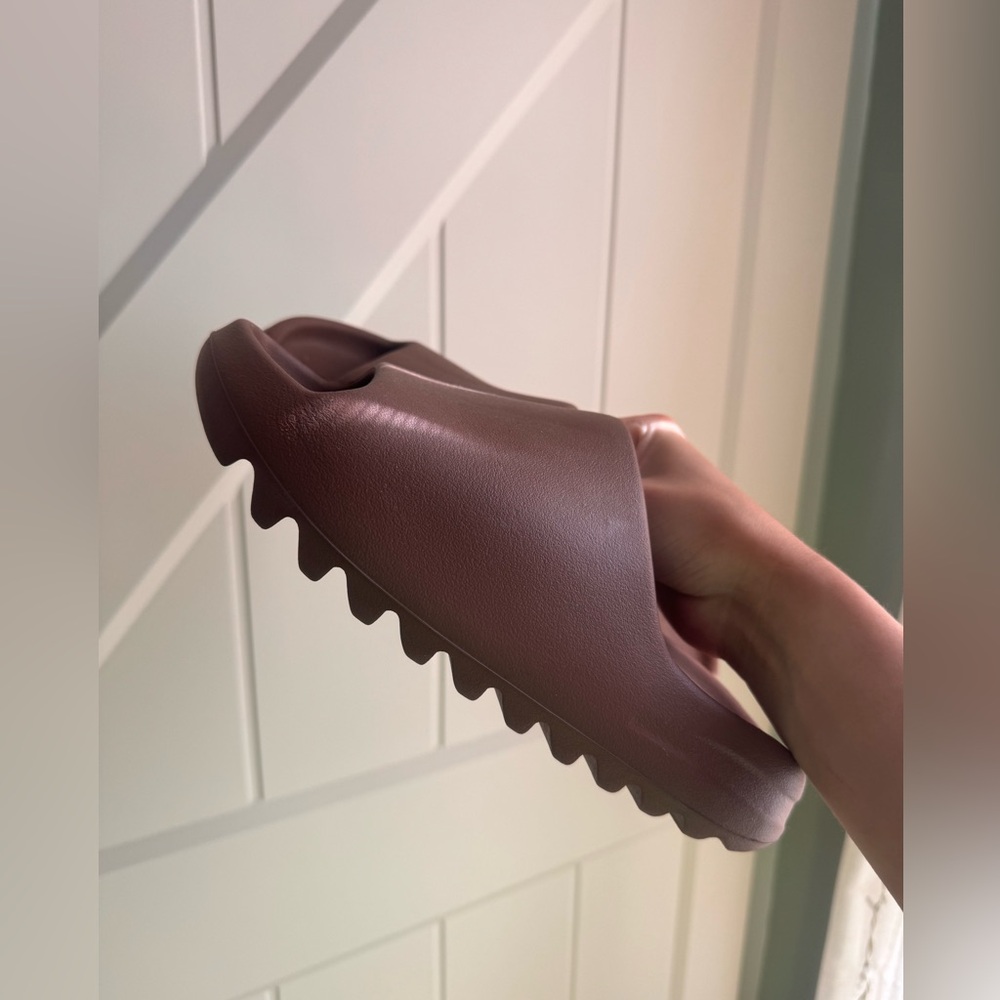 Yeezy slide flax men’s 9 worn once